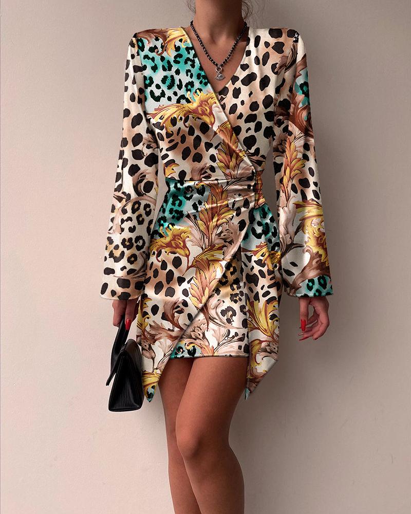 

Leopard Baroque Print Long Sleeve Wrap Dress, Multicolor