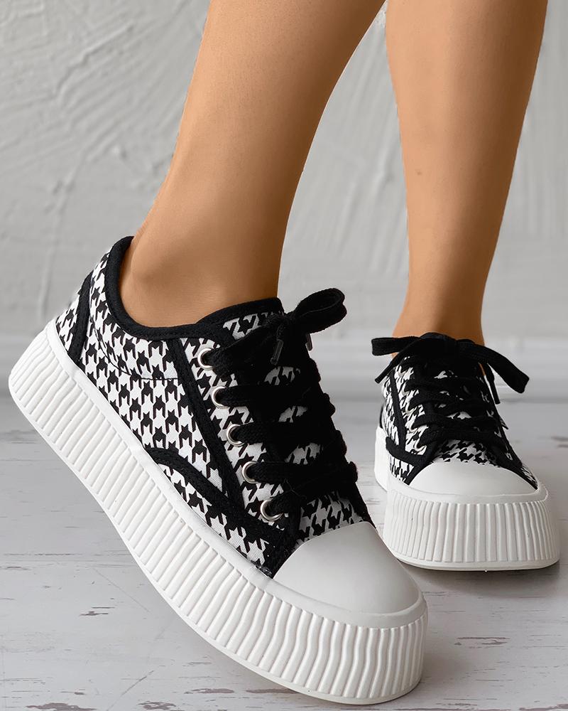 

Houndstooth Print Eyelet Lace-up Sneaker, White