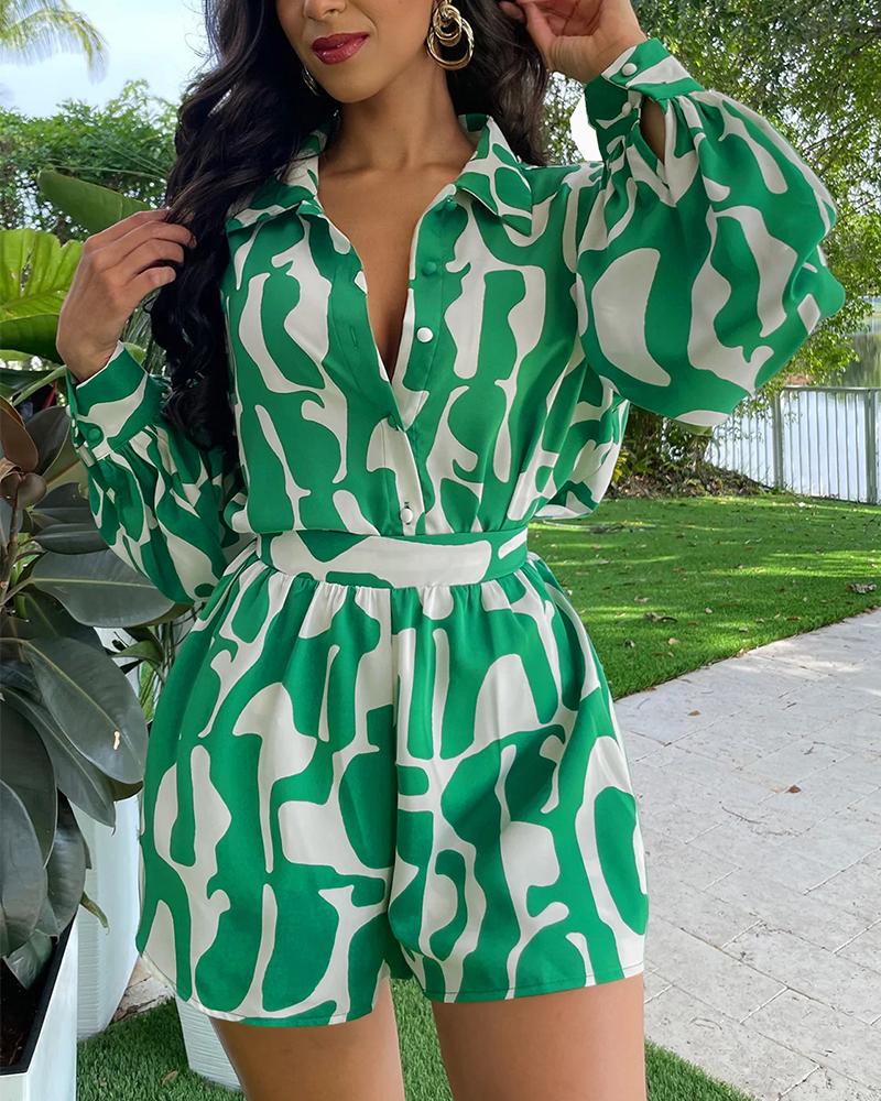 

Abstract Print Lantern Sleeve Top & Shorts Set, Green