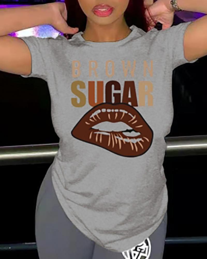 

Short Sleeve Lip Letter Print O Neck Casual T-shirt, Gray