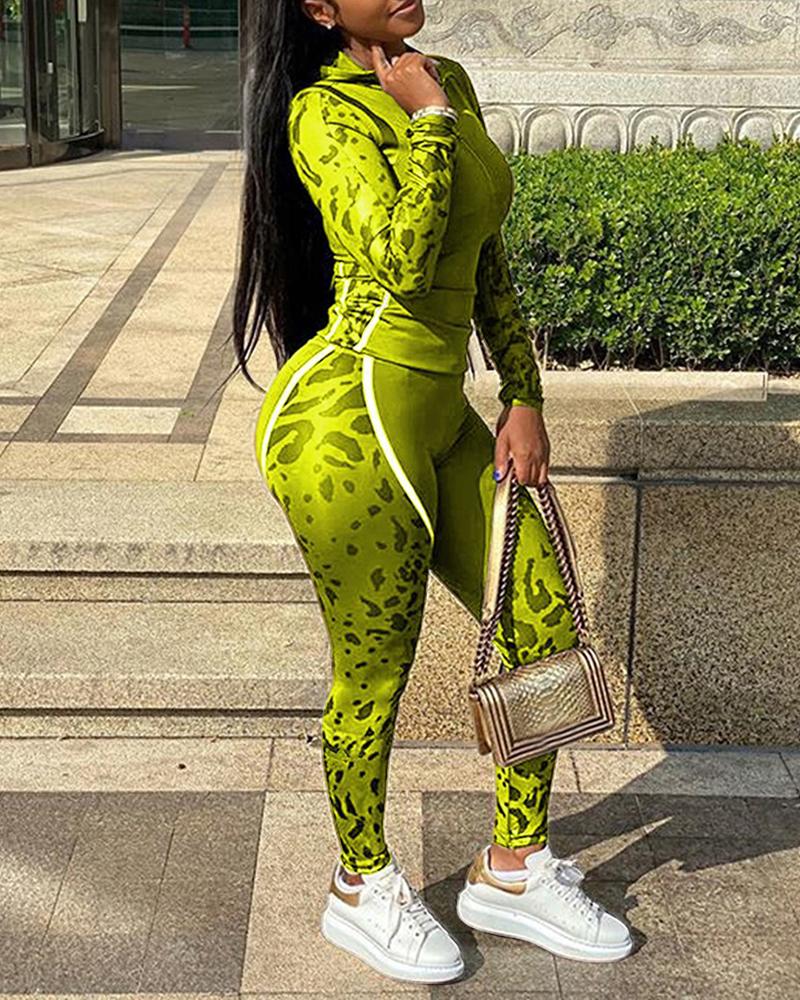 

Hooded Colorblock Tape Insert Camouflage Sweatshirt & Pants Sets, Green