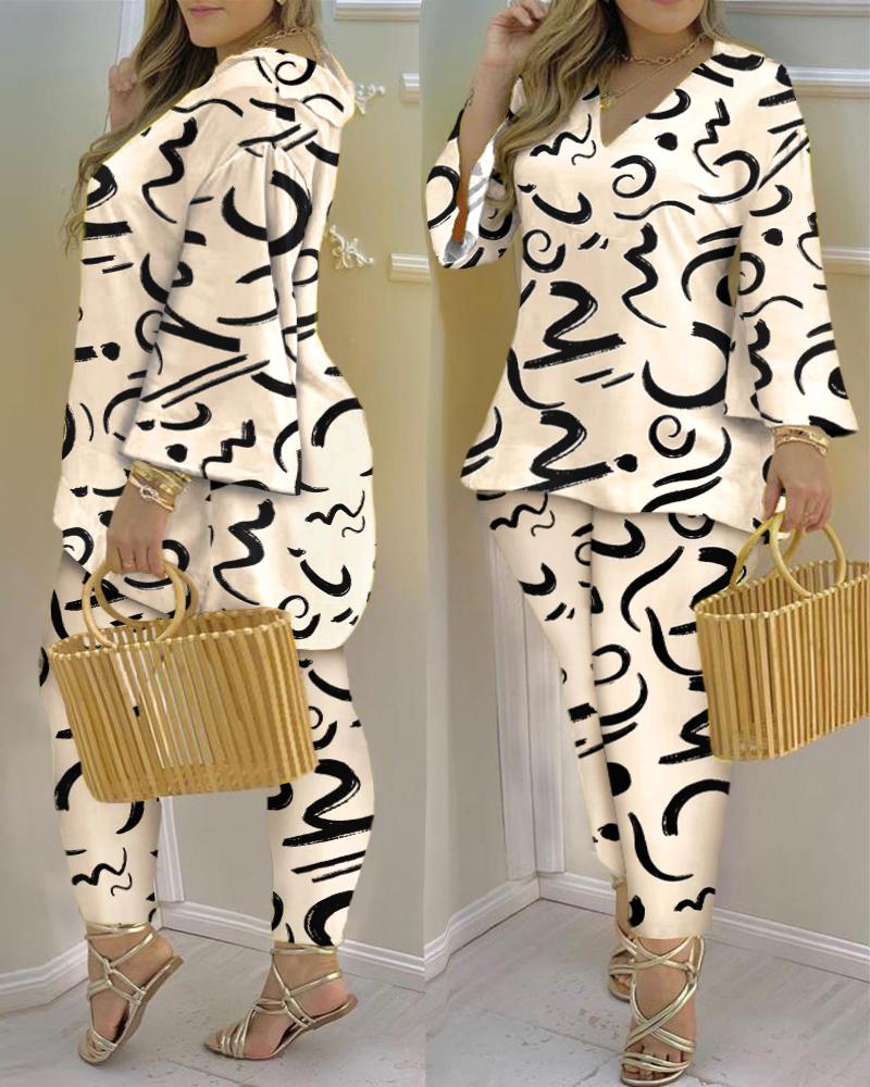 

Plus Size Abstract Print Bell Sleeve Top & Pants Set, Apricot