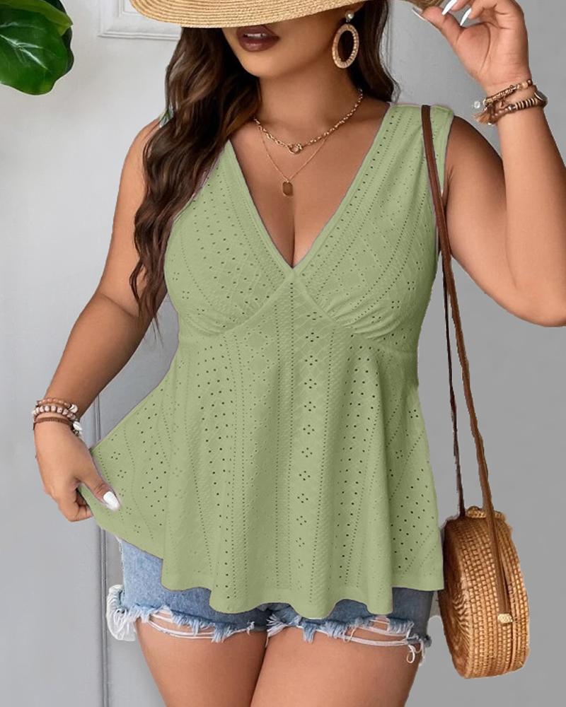 

Deep V-Neck Eyelet Embroidery Top, Green