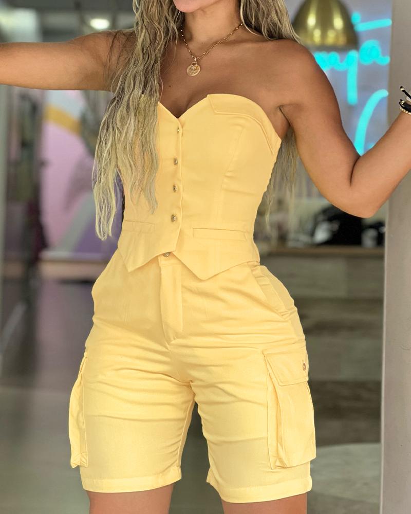 

Conjunto de pantalones cortos con diseño de bolsillo y top bandeau con botones, Yellow