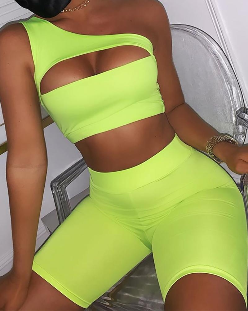 

One Shoulder Cutout Plain Crop Top & Shorts Sets, Green