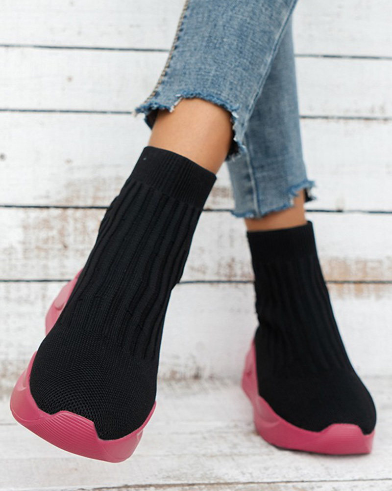 

Round Toe Contrast Paneled Knit Boots, Black&rose red