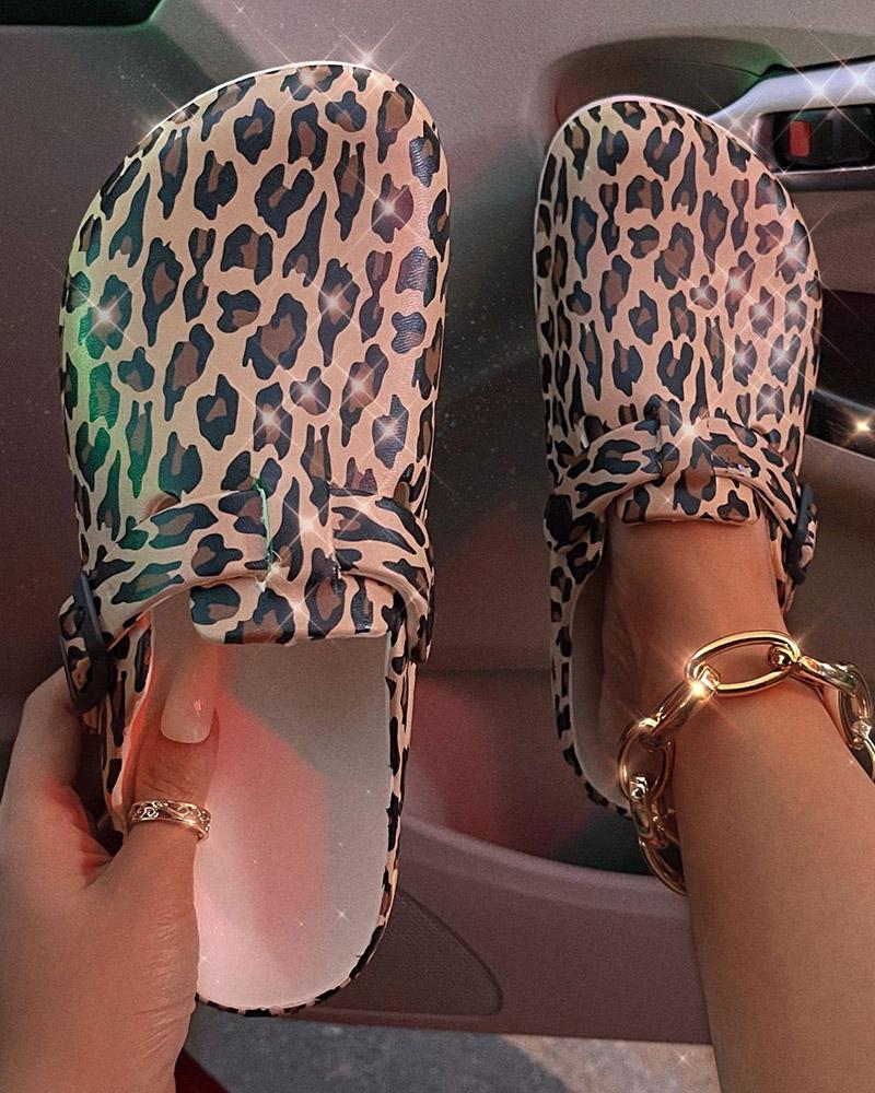 

Closed Toe Buckle Decor Casual Clogs, Leopard