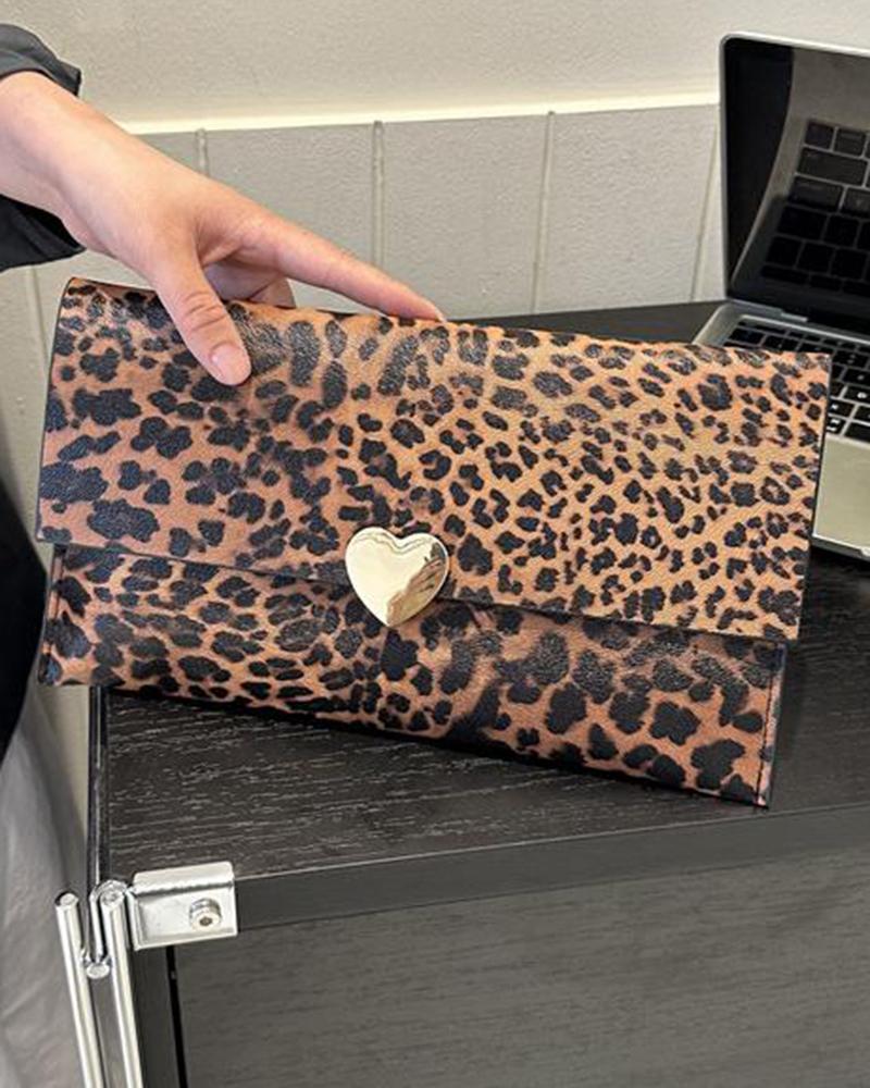 

Leopard Flap Heart Magnet Clutch Bag, Style2