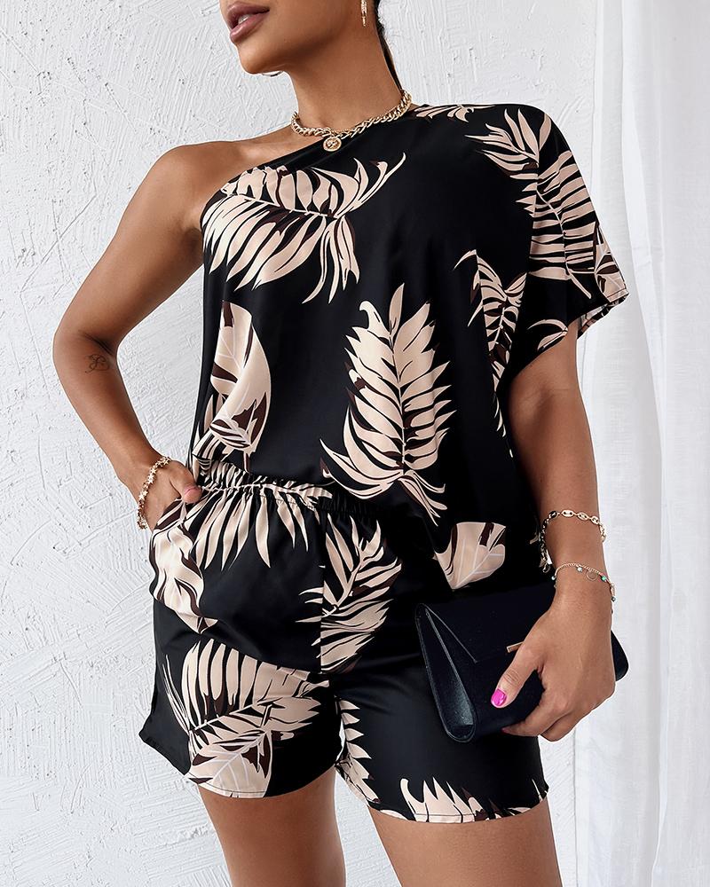 

Leaf Print One Shoulder Top & Shorts Set, Black