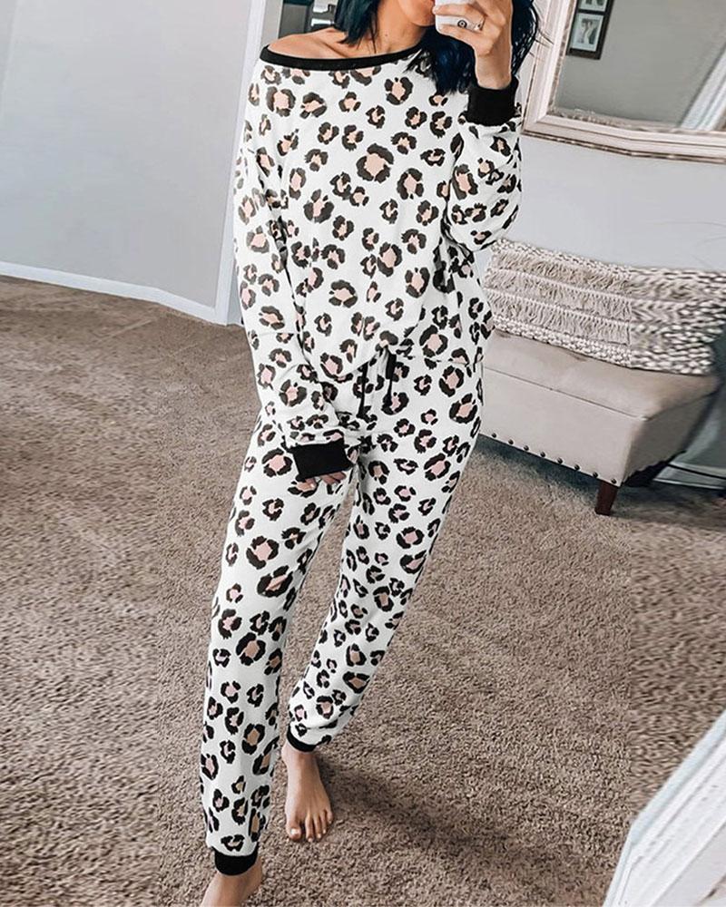 

Cheetah Print Long Sleeve Pajamas Set, White