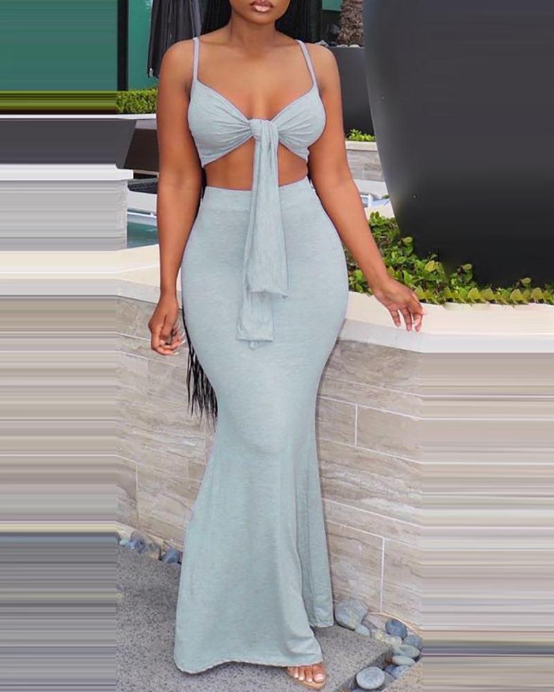 

Spaghetti Strap Knotted Crop Top & Maxi Skirt Set, Light gray