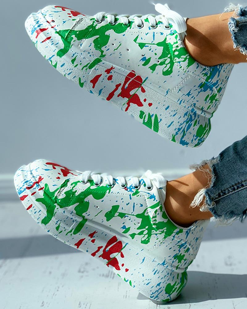 

Colorblock Doodle Print Eyelet Lace-up Muffin Sneaker, Green