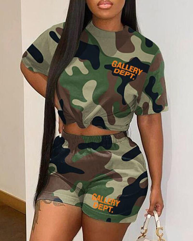 

Camouflage Letter Print Casual Top & Shorts Set, Green