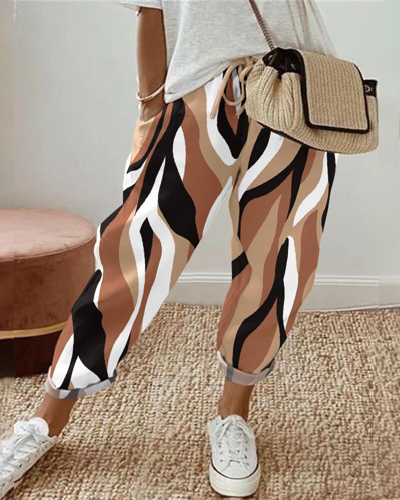 

Abstract Print Pocket Design Cuffed Pants, Khaki