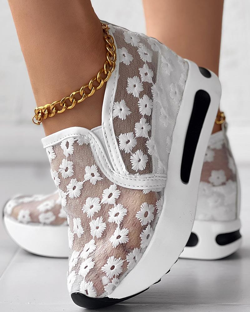 

Floral Embroidery Slip-on Muffin Sneakers, White