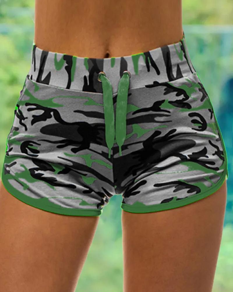 

Camouflage Print Drawstring Active Shorts, Green
