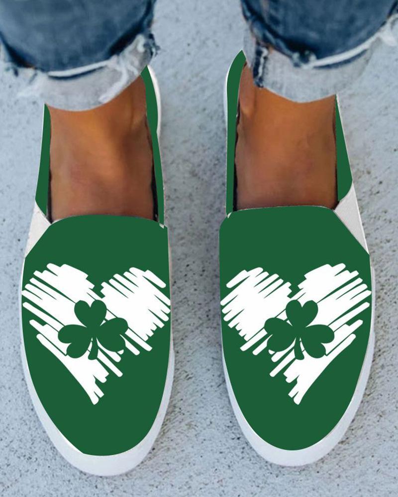 

St. Patrick's Day Heart Clover Print Slip-on Loafers, White&green