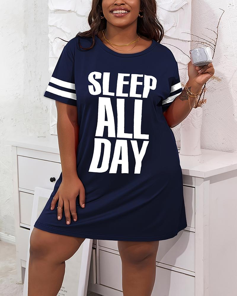 

Vestido plus size listrado para dormir o dia todo com estampa, Dark blue