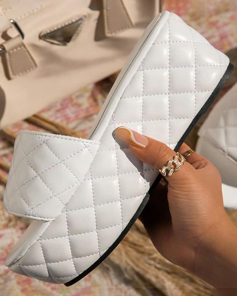 

Quilted Round Toe Platform Slippers, White