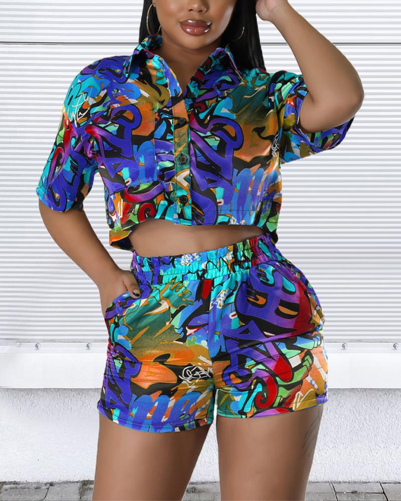 

Graphic Print Buttoned Crop Top & Shorts Set, Blue