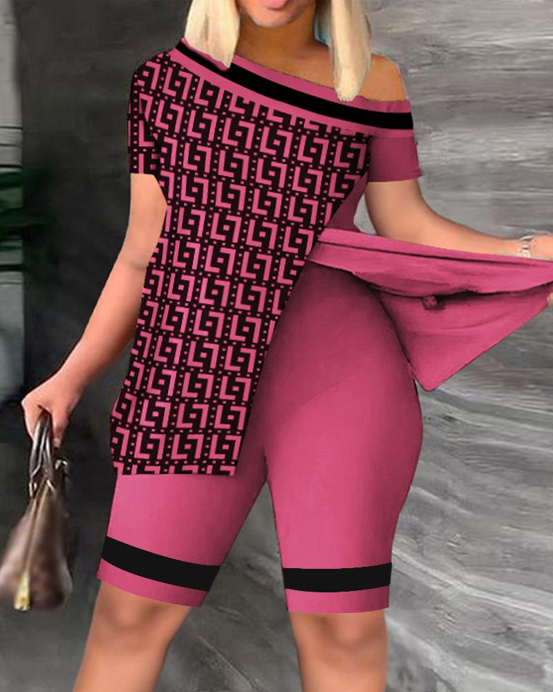 

Plus Size Geometric Print Split Hem Top & Shorts Set, Hot pink