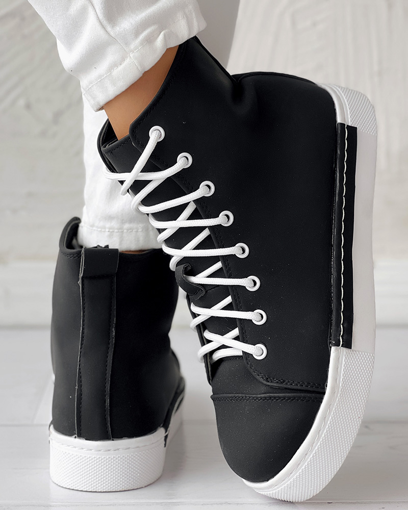 

Round Toe Lace-up Sneakers, Black