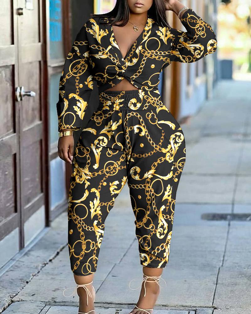 

Scarf Chain Print Twisted Crop Top & High Waist Pants Set, Black