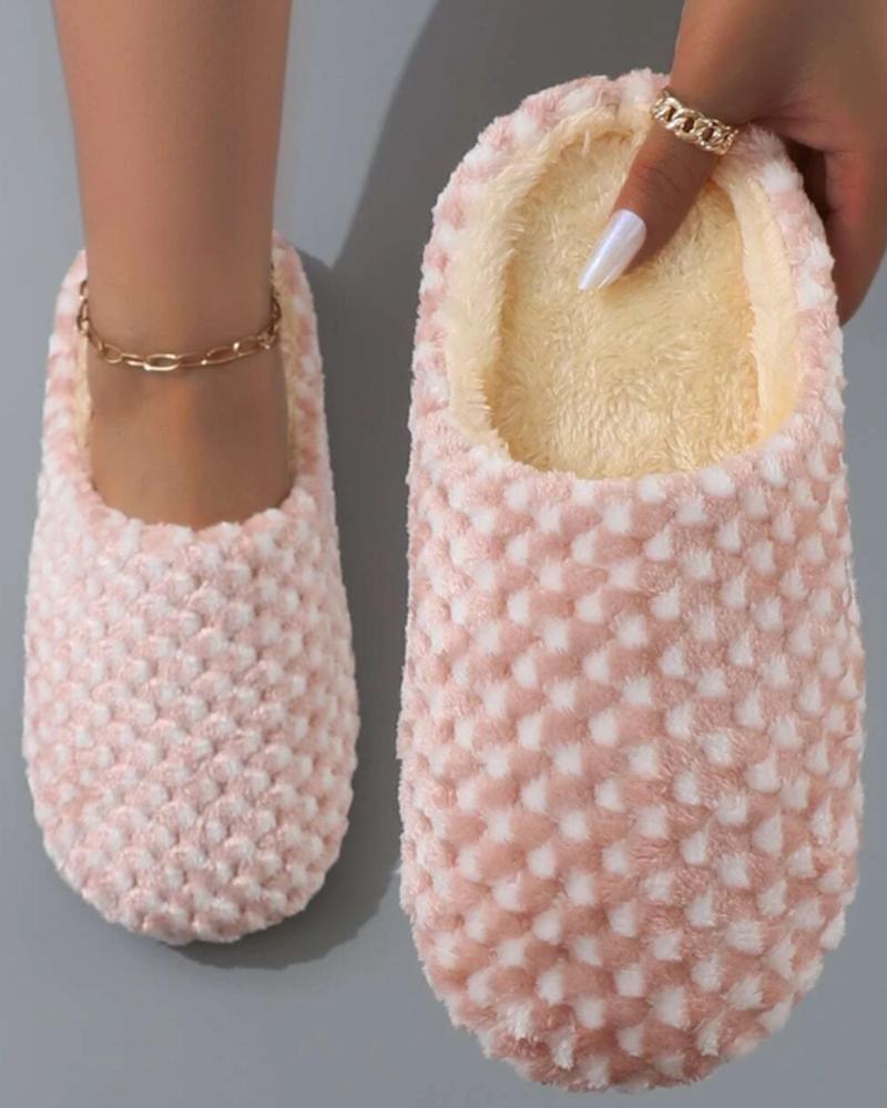 

Fuzzy Plaid Pattern Slippers, Pink