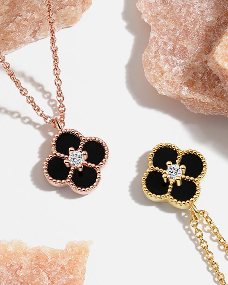 

Four Leaf Clover Pattern Rhinestone Pendant Necklace, Red
