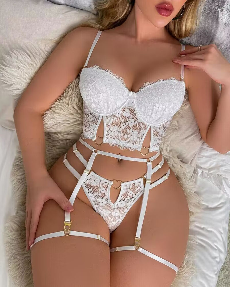 

Heart-Ring Decor Lace Garter Lingerie Set, White