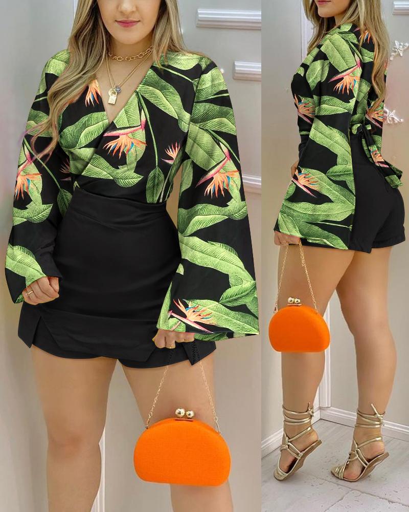 

Tropical Print Bell Sleeve Tie Detail Top & Plain Skorts Set, Green