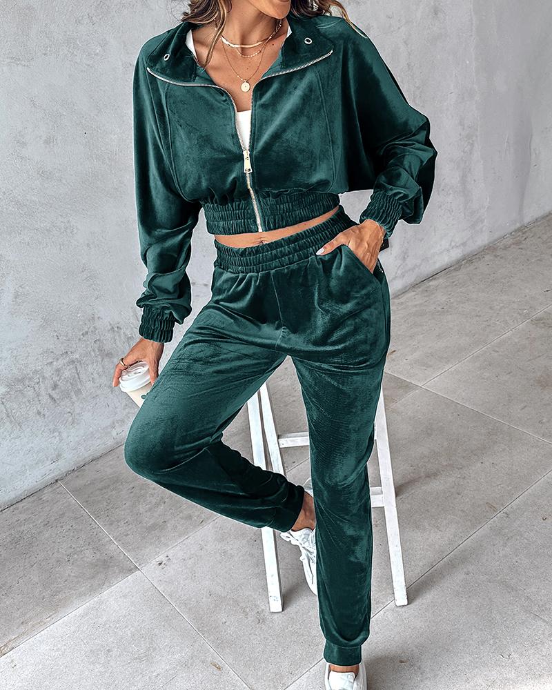 

2 Piece Velvet Lounge Outfits Zip Up Crop Sweatshirt and Cuffed Sweatpants with Pockets, Dark green