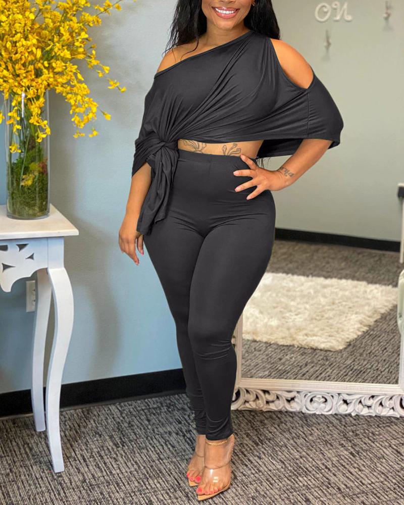 

Solid Half Sleeve Cut-out Blouse Suit Sets, Black