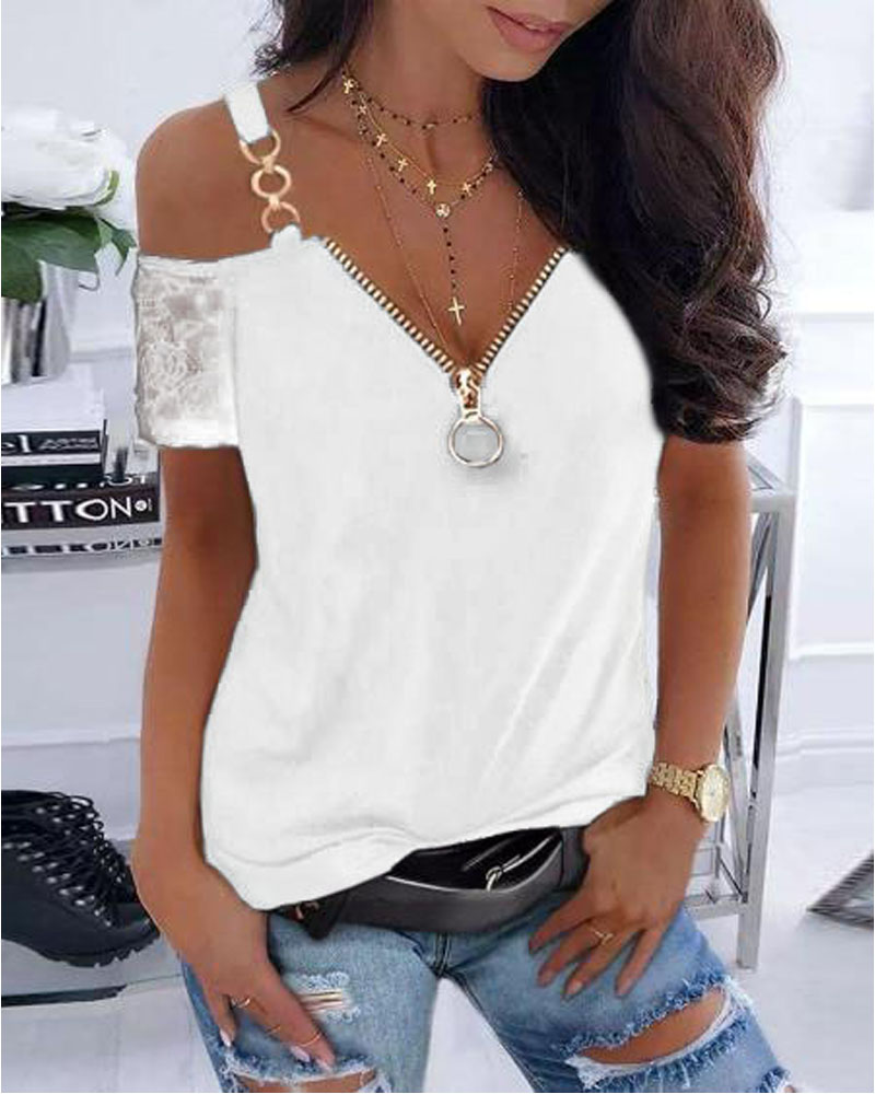 

Chain Decor Contrast Lace Cold Shoulder Top, White