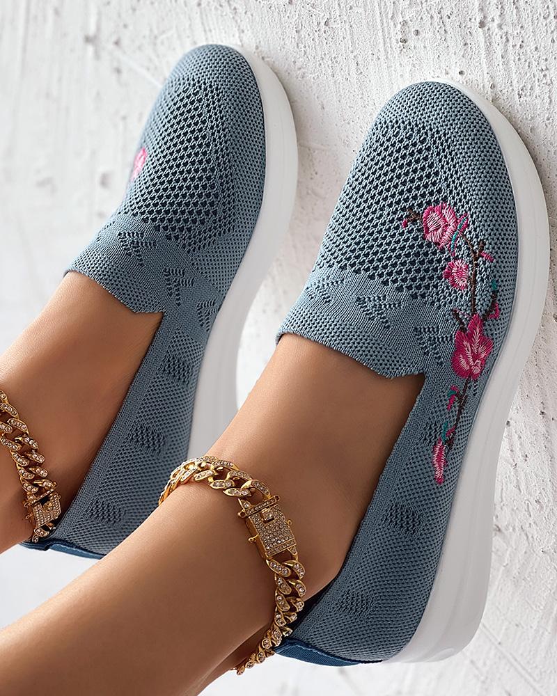 

Floral Embroidery Breathable Wedge Loafers, Gray