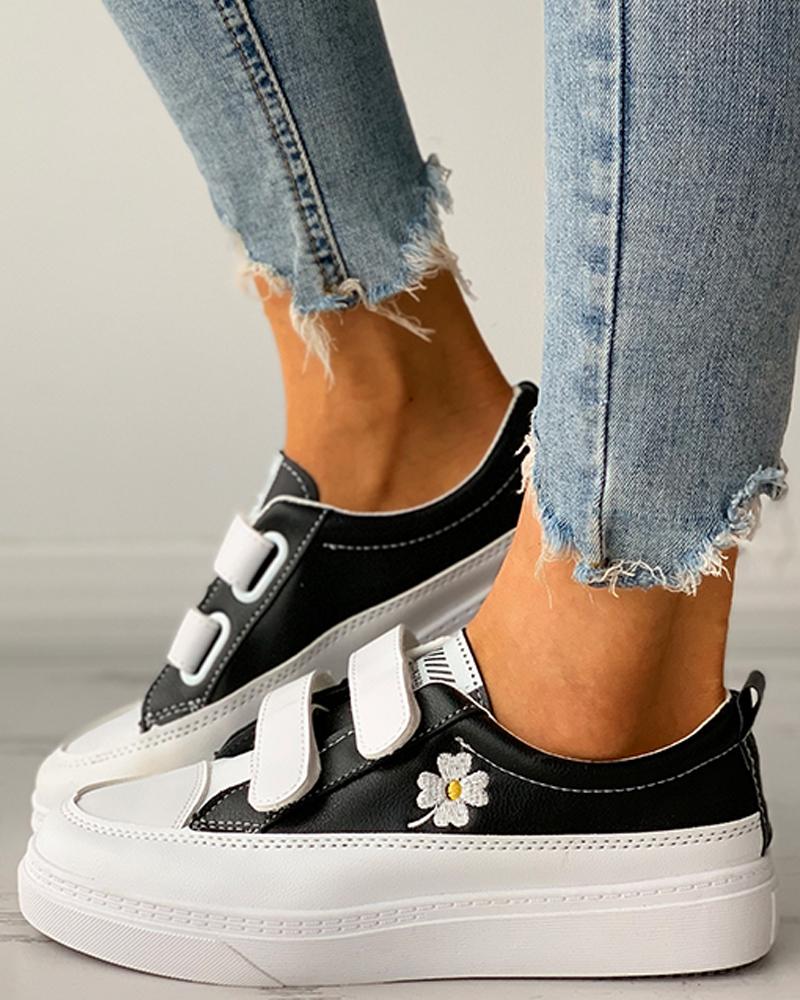 

Clover Embroidery Velcro Casual Sneaker, Black