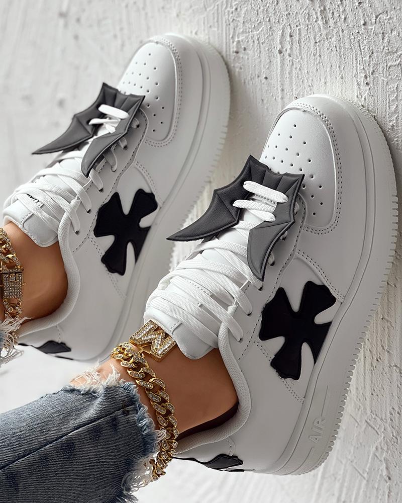 

Cross Bat Wing Pattern Hollow Out Platform Sneakers, White&black