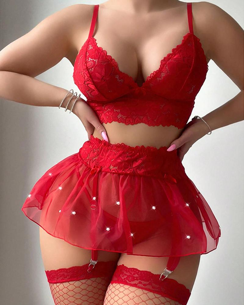 

Conjunto de lingerie de 3 peças, renda, decote em V, alças finas, sutiã e decoração de pérolas, mini saia transparente com tanga, Red