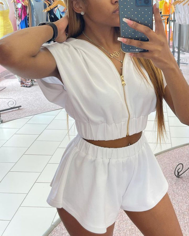 

Zip Up Hooded Crop Top & Ruffle Hem Shorts Set, White