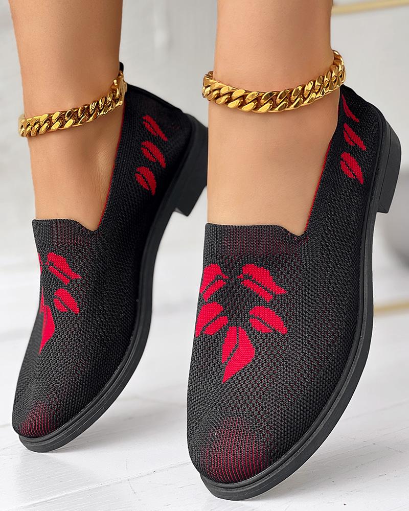 

Leaf Pattern Breathable Casual Slip-On, Black