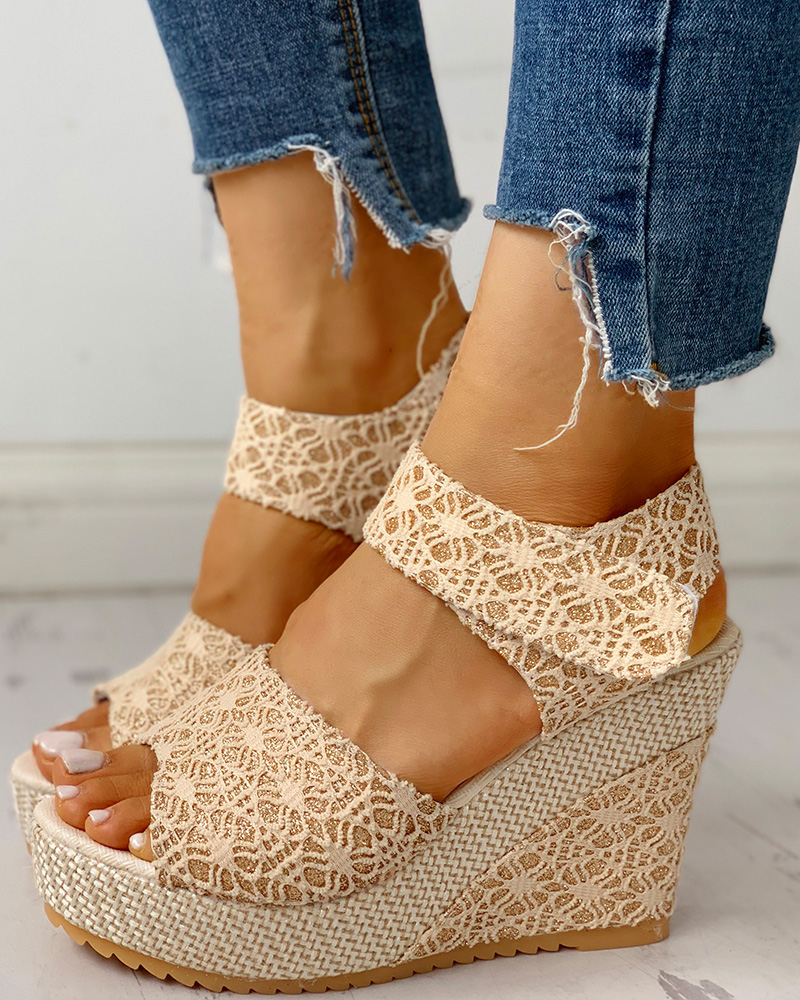 Sandalias de cuña de plataforma peep toe empalmados de encaje