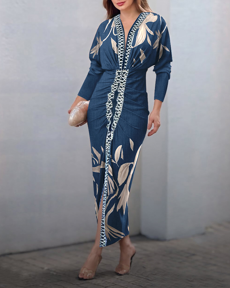 

Vestido de férias com estampa de plantas, painéis contrastantes, decote em V profundo, mangas morcego, fenda frontal, cintura marcada e franzido., Blue