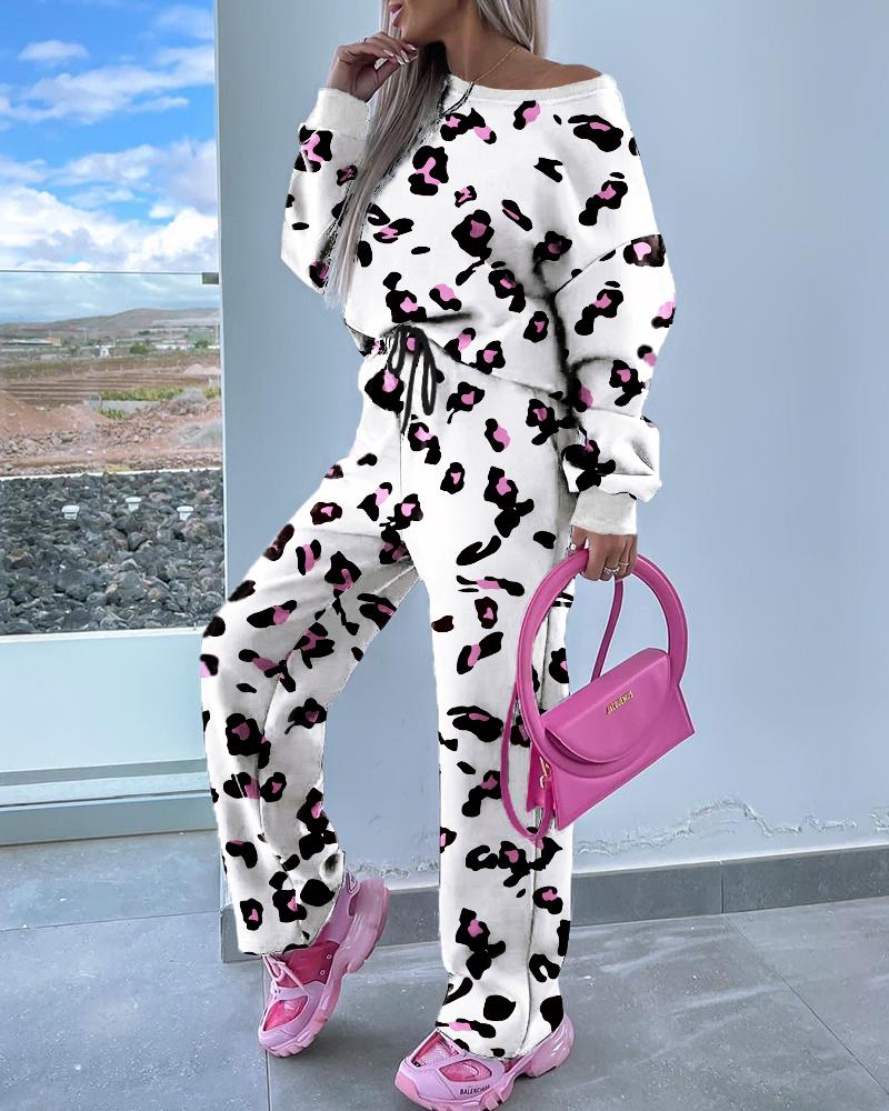 

Pink Leopard Print Sweatshirt & Sweatpants Set, White