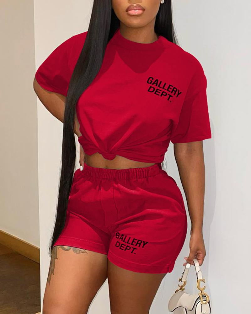 

Letter Print Top & High Waist Shorts Set, Red
