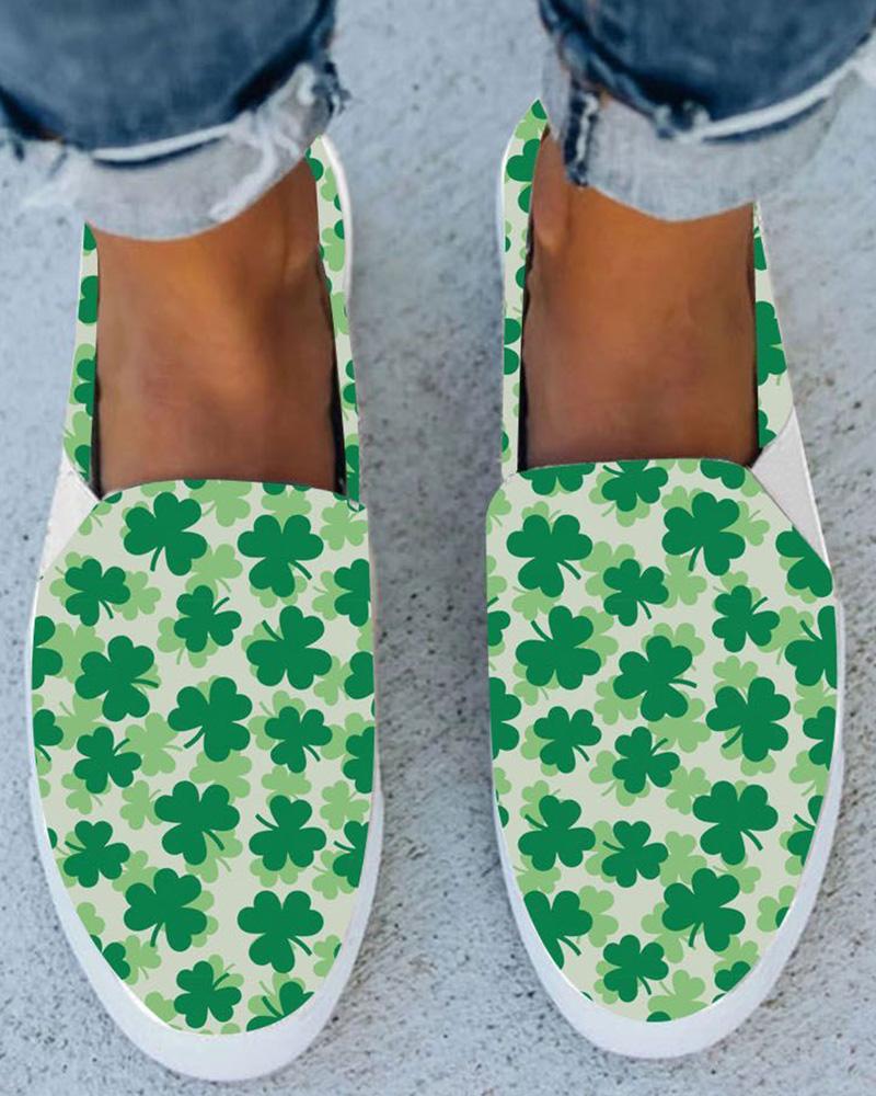 

St. Patrick's Day Clover Print Slip-on Canvas Loafers, White&green
