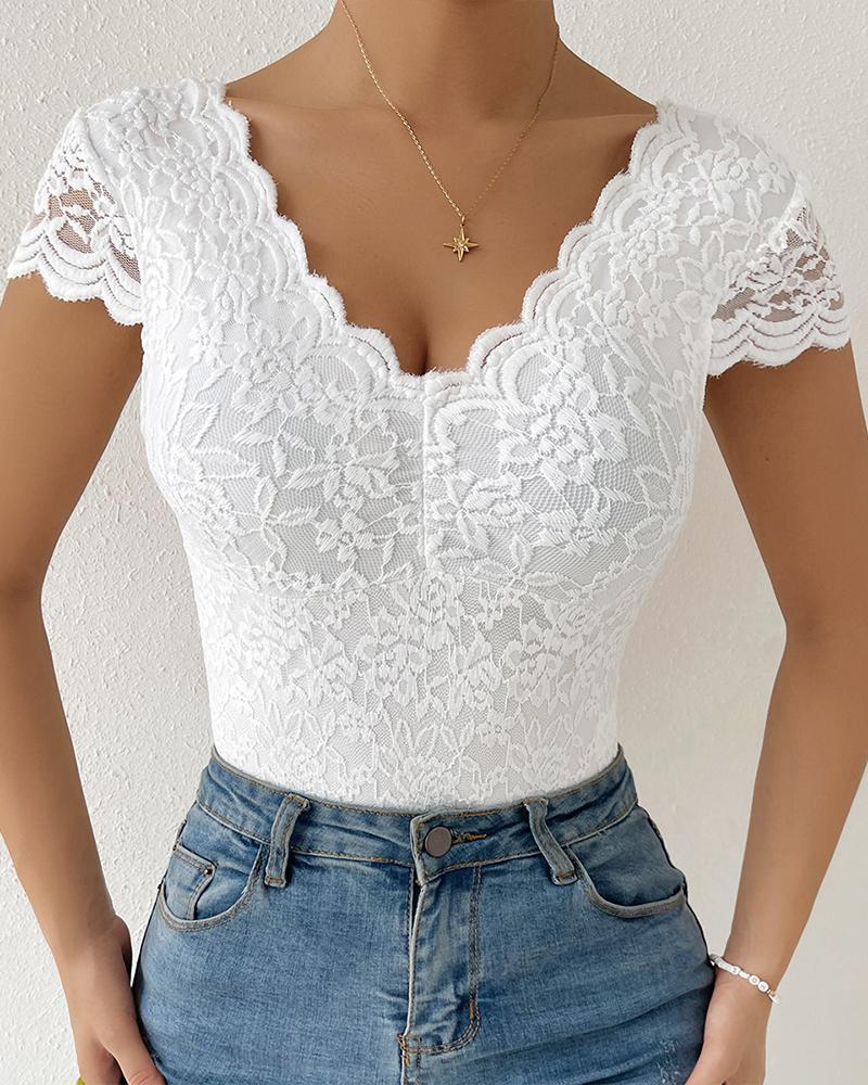 

Embroidery Lace Scallop Trim V-Neck Bodysuit, White