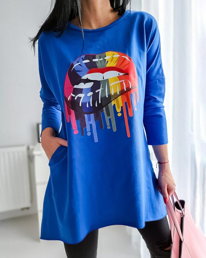 

T-shirt à col ras du cou à manches longues et coupe ample avec poches et imprimé lèvres arc-en-ciel, Blue