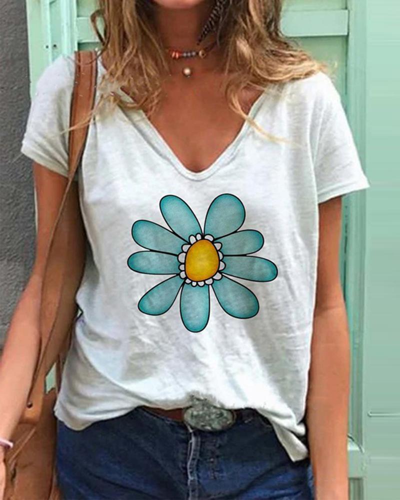 

Daisy Print V Neck T-Shirt, White