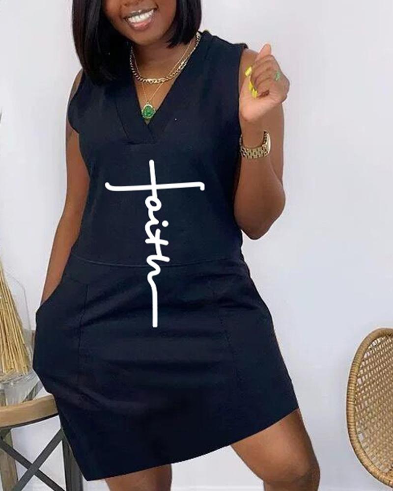 

Plus Size Letter Print Pocket Detail Sleeveless Casual Dress, Black