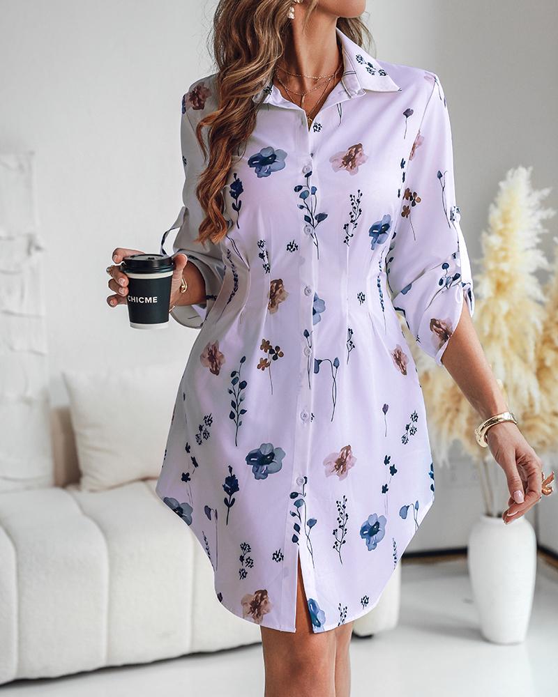 

Vestido camisero informal con estampado floral, cuello vuelto, mangas dobladas y espalda fruncida, botones y cintura ceñida con dobladillo curvo, Light purple